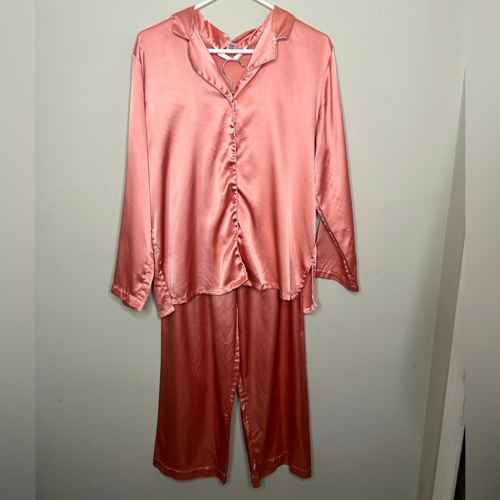 Victoria’s Secret Glazed Satin Silky Pink Long Sleeve Pajama Set Sleepwear Small